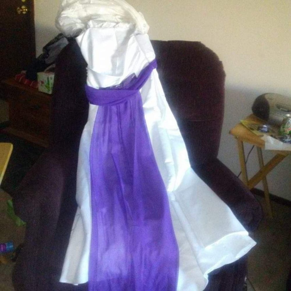 Never worn wedding dress!